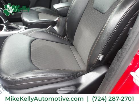 Used 2020 Jeep Compass Latitude w/ Cold Weather Group AWD/4WD image 13