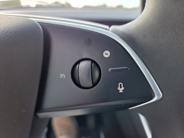 Used 2026 Tesla Model Y Long Range RWD image 40