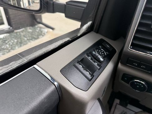 Used 2022 Ford F250 XLT image 24