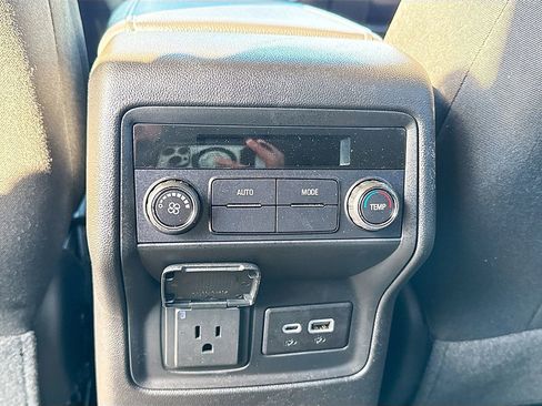 Used 2023 GMC Acadia SLE w/ Driver Convenience Package image 25