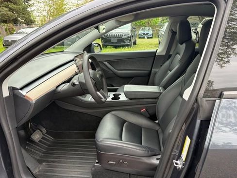 Used 2022 Tesla Model Y Long Range AWD/4WD image 12