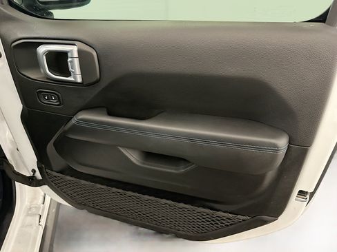 Used 2021 Jeep Wrangler Rubicon w/ Cold Weather Group image 33