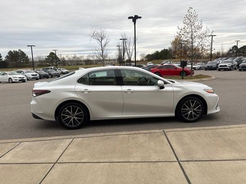 Used 2023 Toyota Camry XLE image 5