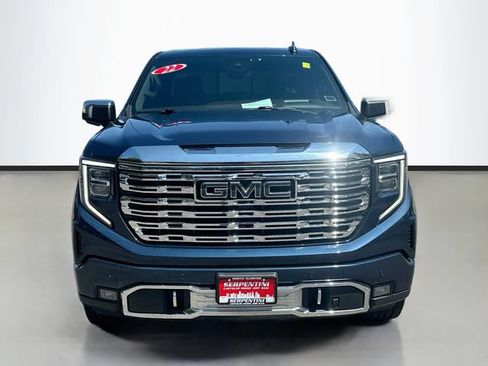 Used 2022 GMC Sierra 1500 Denali w/ Denali Reserve Package AWD/4WD image 4