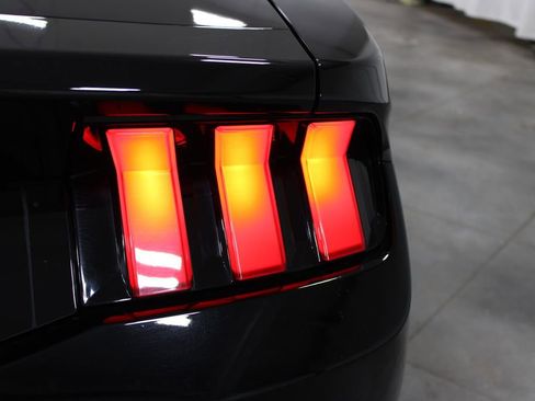 Used 2024 Ford Mustang Coupe image 22