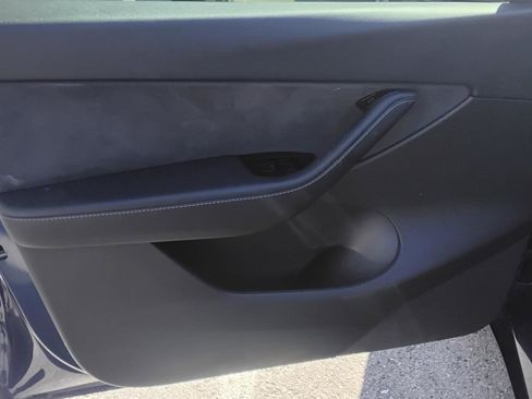 Used 2021 Tesla Model Y Long Range image 14