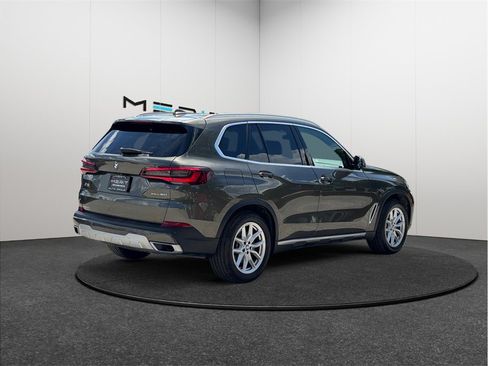 Used 2022 BMW X5 xDrive40i w/ Premium Package AWD/4WD image 9