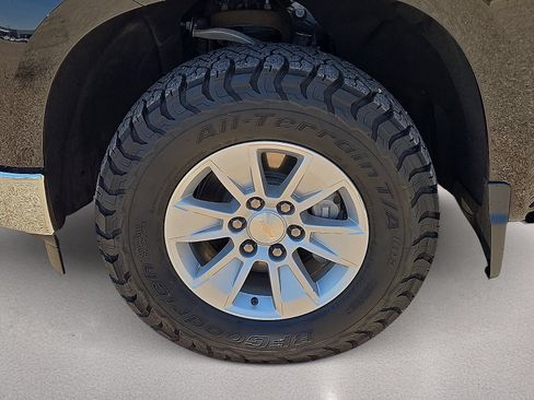 Used 2025 Chevrolet Silverado 1500 LT AWD/4WD image 10