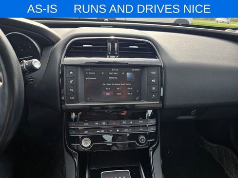 Used 2018 Jaguar XE Premium AWD/4WD image 19