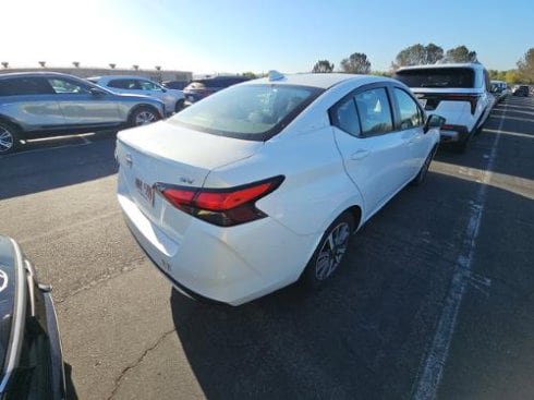 Used 2023 Nissan Versa SV FWD image 3