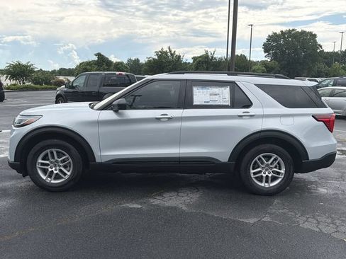 New 2026 Ford Explorer Active RWD image 4