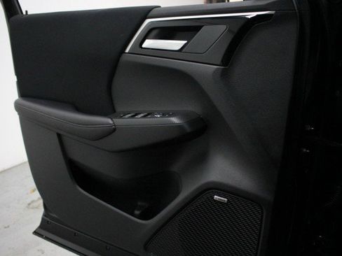 New 2025 Mitsubishi Outlander ES image 17