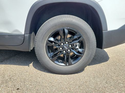 Used 2023 Chevrolet Traverse LT w/ Midnight/Sport Edition AWD/4WD image 10
