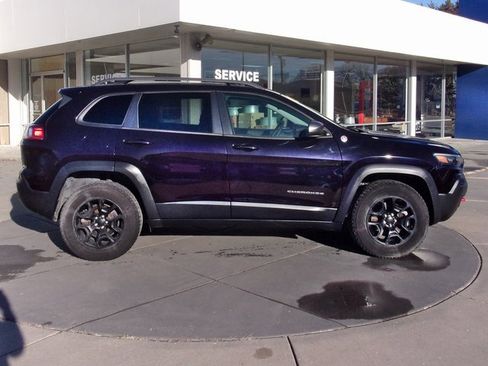 Used 2021 Jeep Cherokee Trailhawk w/ Premium Leather Package image 10