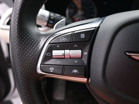 Used 2025 Genesis G70 2.5T AWD/4WD image 28