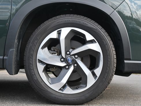 Used 2023 Subaru Forester Touring image 13