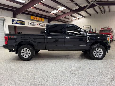Used 2019 Ford F250 Platinum w/ Platinum Ultimate Package AWD/4WD image 9