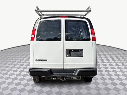 Used 2022 Chevrolet Express 2500 w/ Driver Convenience Package image 8