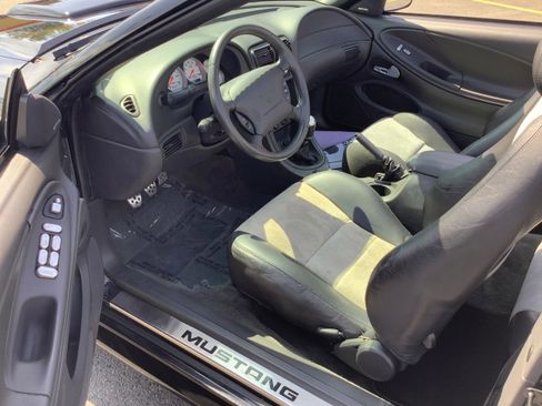 Used 2004 Ford Mustang GT RWD image 15
