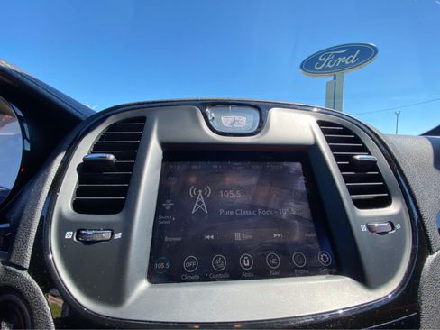Used 2023 Chrysler 300 S RWD image 29