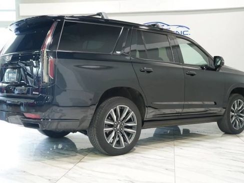 Used 2021 Cadillac Escalade Sport Platinum RWD image 14