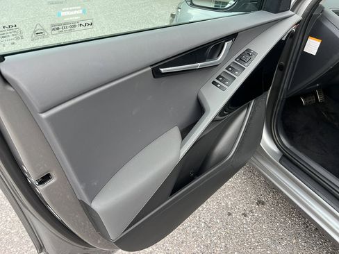 Used 2023 Kia Niro EX Touring image 11