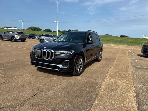 Used 2021 BMW X7 xDrive40i w/ Premium Package AWD/4WD image 1