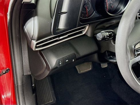 Used 2023 Hyundai Elantra SEL w/ Preferred Accessory Package image 4