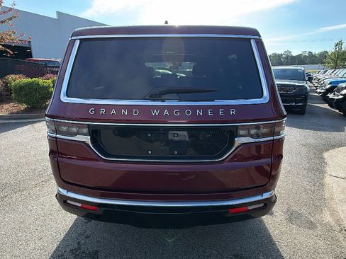 Used 2025 Jeep Grand Wagoneer L Series III AWD/4WD image 9