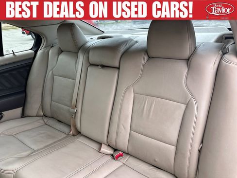 Used 2012 Ford Taurus SEL FWD image 19
