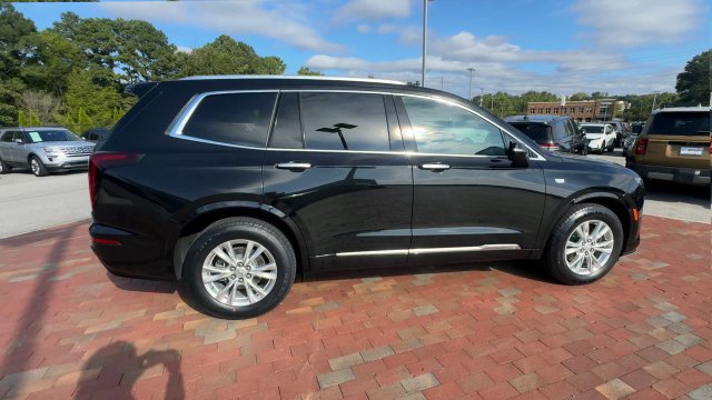 Used 2024 Cadillac XT6 Luxury FWD image 3