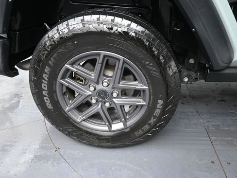 Used 2024 Jeep Wrangler Sport S image 45