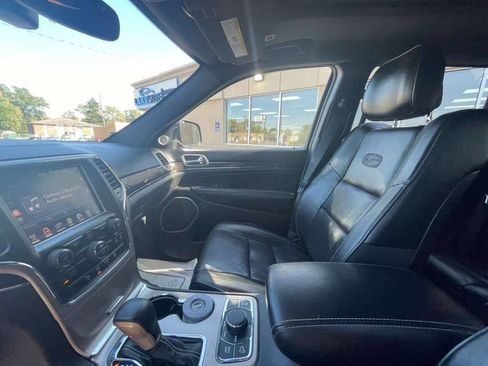 Used 2017 Jeep Grand Cherokee Overland image 13