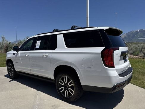 Used 2023 GMC Yukon XL AT4 w/ AT4 Premium Package AWD/4WD image 4