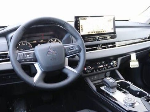 New 2026 Mitsubishi Outlander SE AWD/4WD image 7