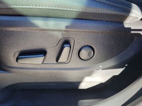 Used 2024 Kia Telluride EX w/ EX Captain's Chair Package image 15