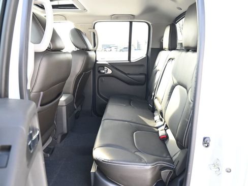 Used 2019 Nissan Frontier PRO-4X image 34
