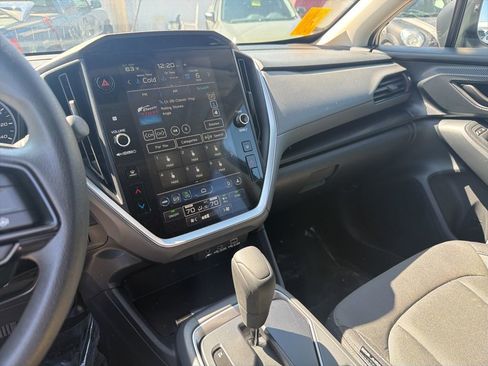 Used 2025 Subaru Crosstrek 2.0i Premium image 14