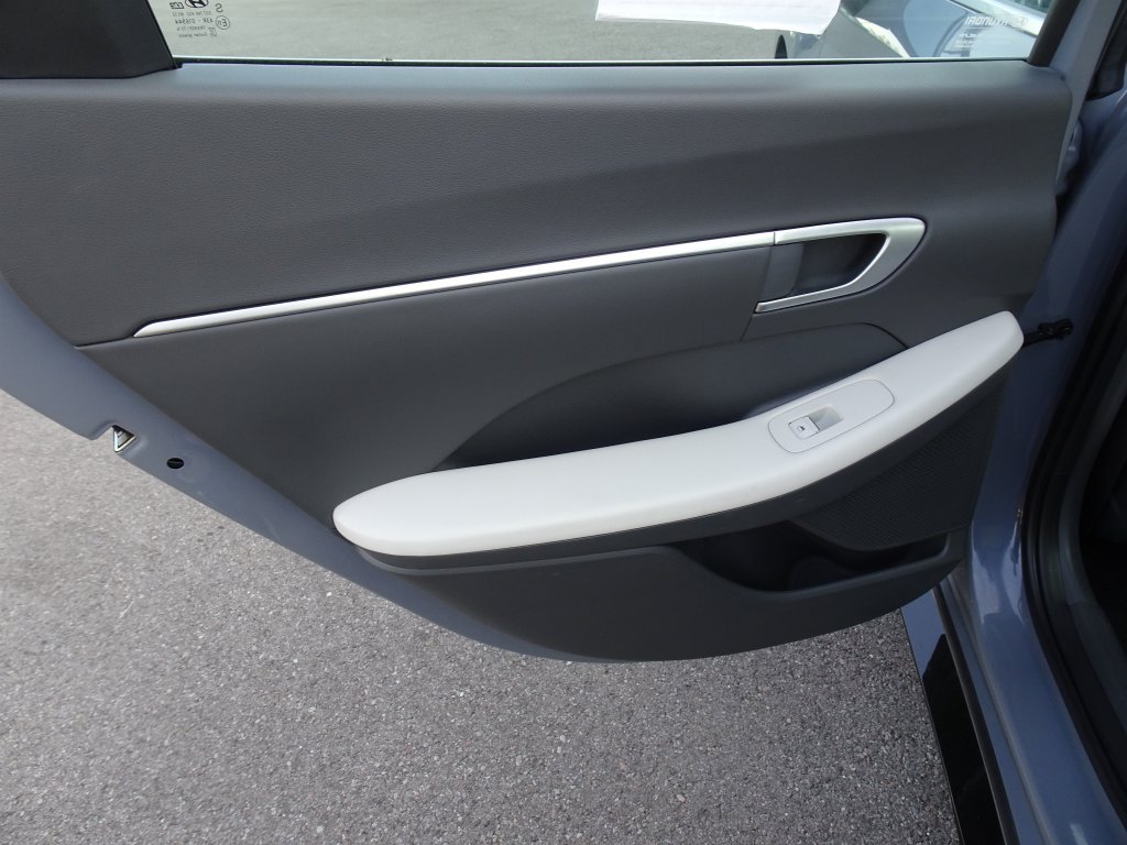Used 2024 Hyundai Sonata SEL w/ Convenience Package FWD image 16