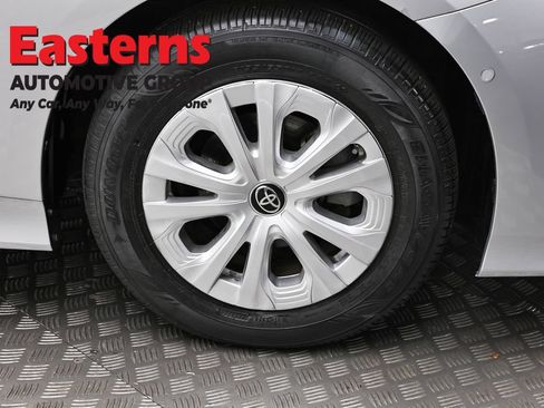 Used 2018 Toyota Prius Prime Advanced FWD image 29