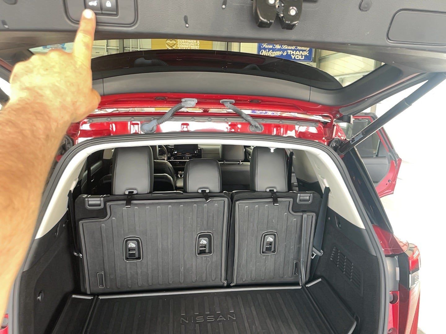 Used 2023 Nissan Pathfinder SL w/ SL Premium Package AWD/4WD image 25