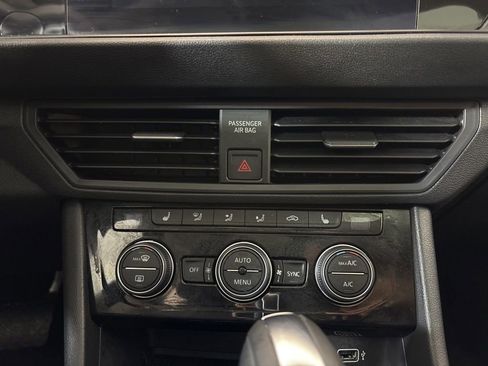 Used 2019 Volkswagen Jetta SEL image 25