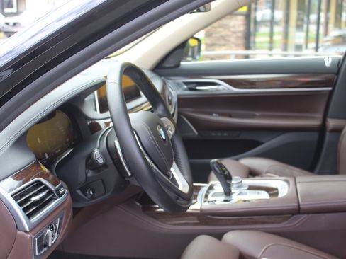 Used 2020 BMW 750i xDrive 750i xDrive image 22