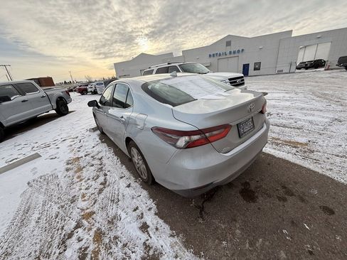Used 2023 Toyota Camry LE image 5