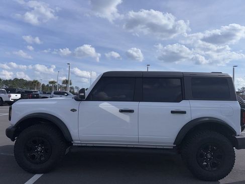 Used 2023 Ford Bronco Wildtrak image 4