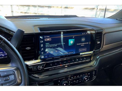 Used 2024 Chevrolet Silverado 2500 ZR2 w/ Technology Package image 7