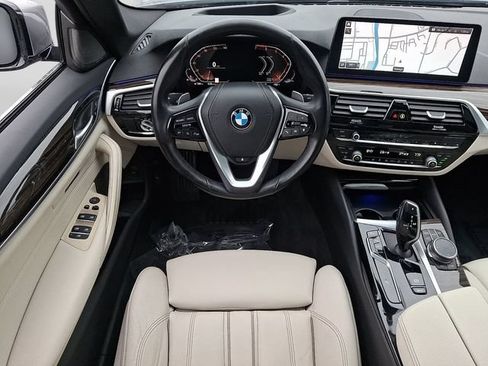 Used 2023 BMW 530i w/ Premium Package RWD image 13