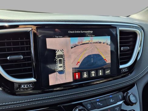 New 2026 Chrysler Pacifica Limited AWD/4WD image 6