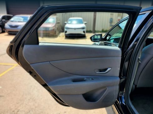 Used 2021 Hyundai Elantra SEL w/ Convenience Package FWD image 21