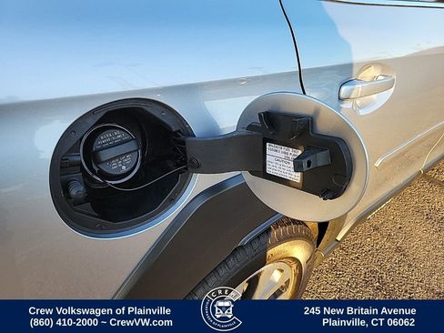 Used 2023 Subaru Outback Premium image 33